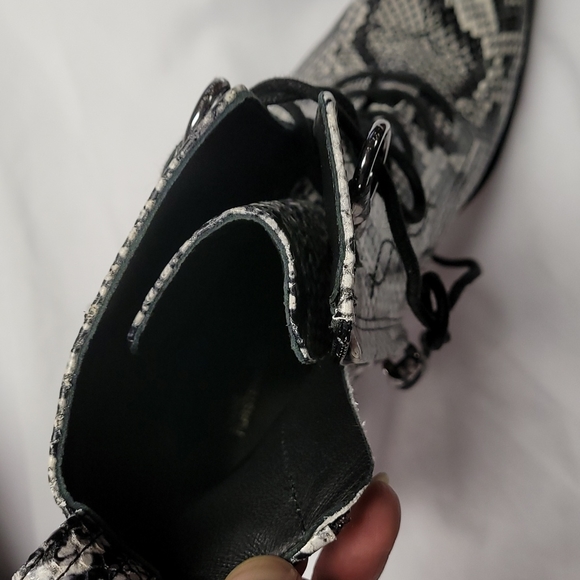 Diane von Furstenberg Dakota Snake Print 6 Leather Lace up Booties New! - Picture 8 of 12